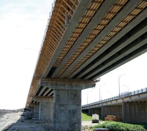 стеклопластиковая арматура при строительстве моста реке Красная